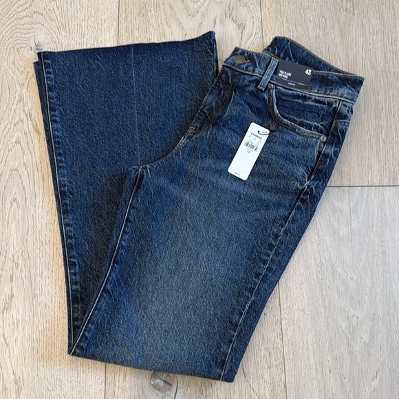 Express Mid Rise Dark Wash Raw Hem Yoke Seam 70’s Flare Jeans Size 4 Short NWT - Picture 2 of 12